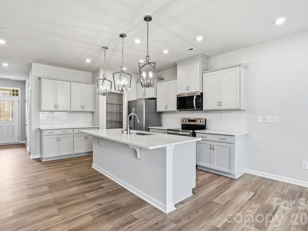 2535 Hedgecliff Road, Kannapolis, NC 28025