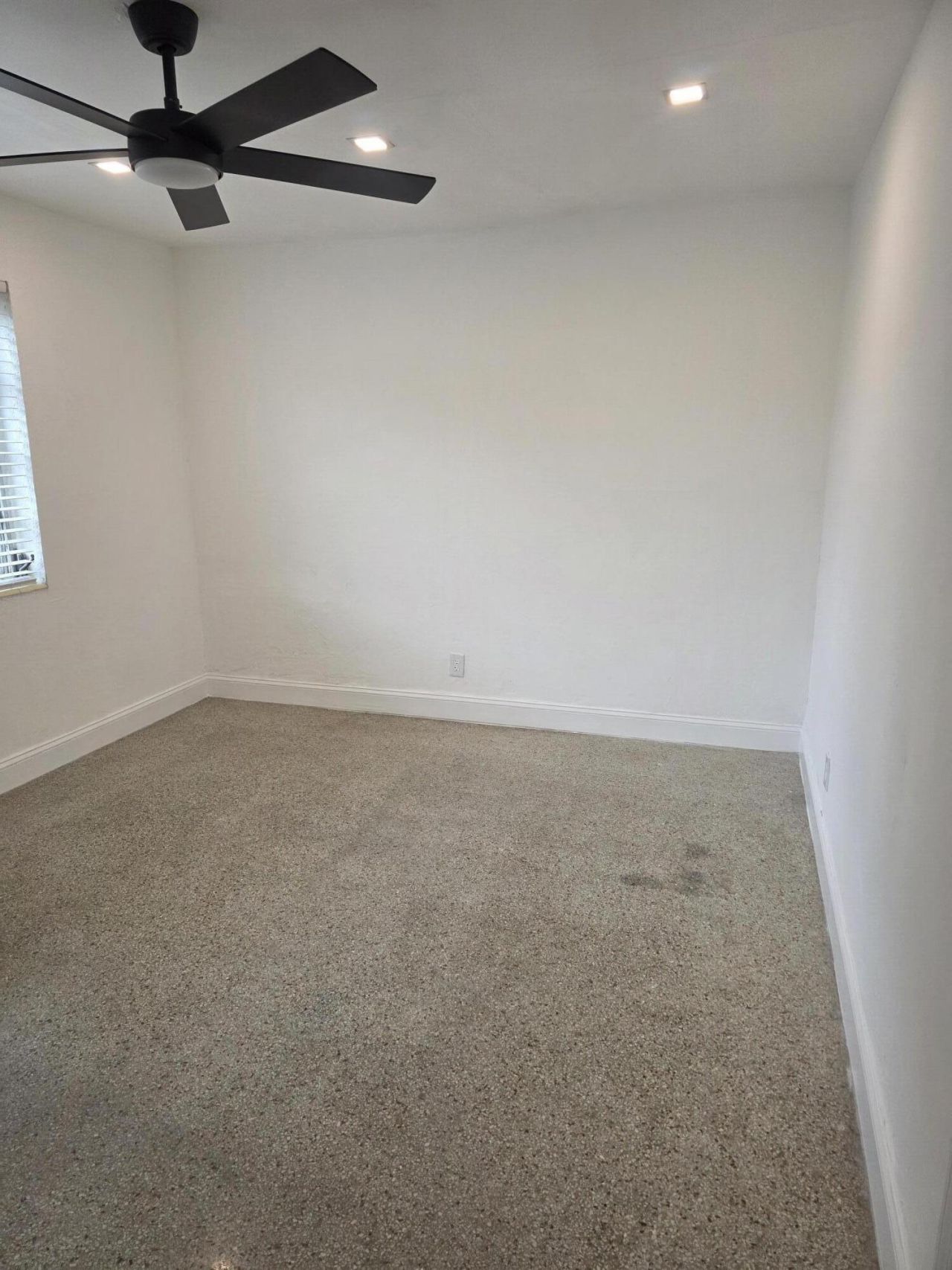 304 SE 4th Avenue, Unit 1-2, Hallandale Beach, FL 33009 Photo