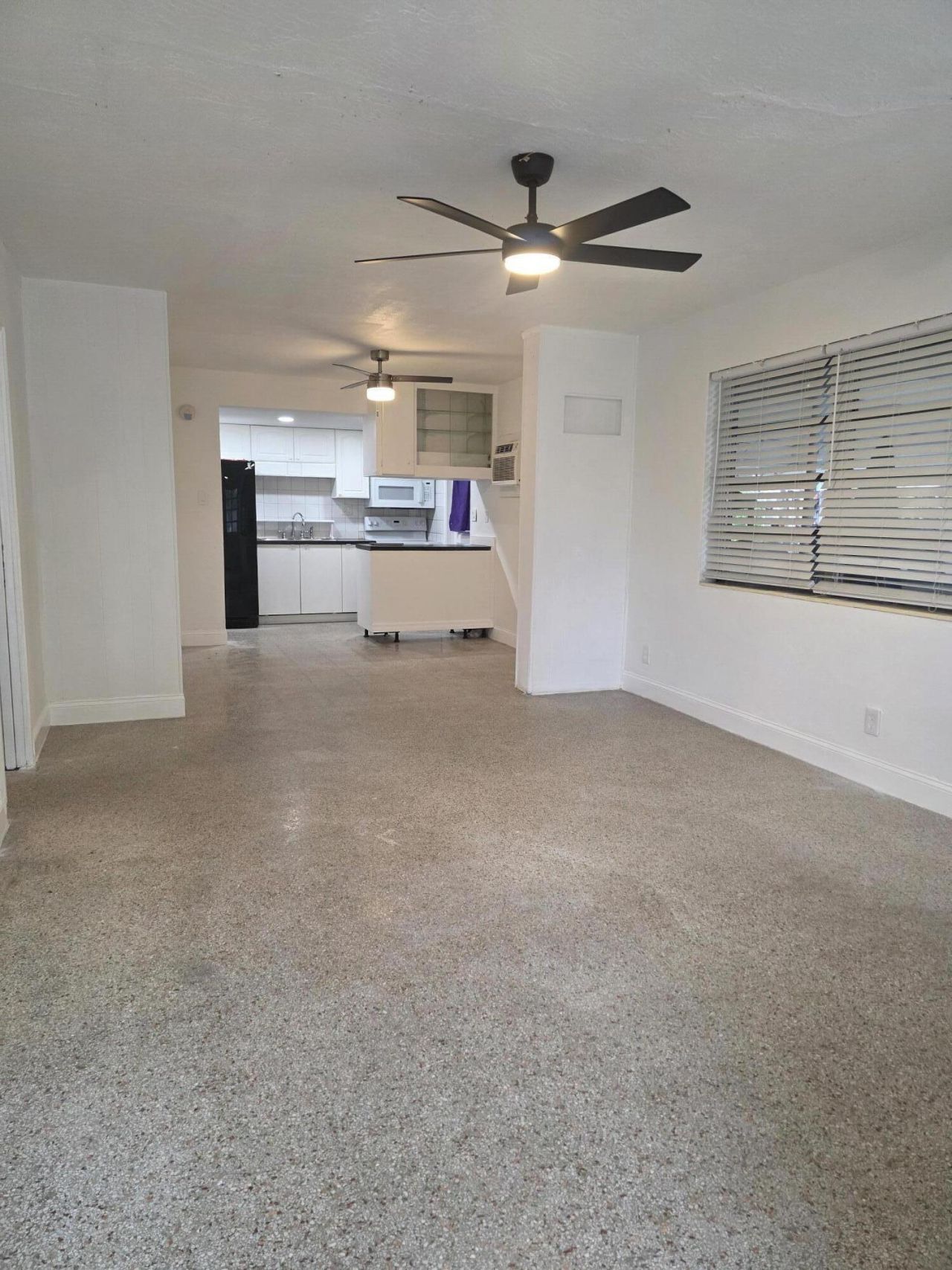 304 SE 4th Avenue, Unit 1-2, Hallandale Beach, FL 33009 Photo