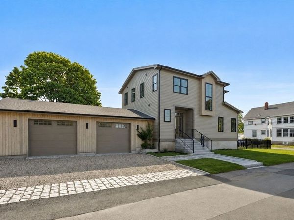 51 Fox Hill Rd, Nahant, MA 01908