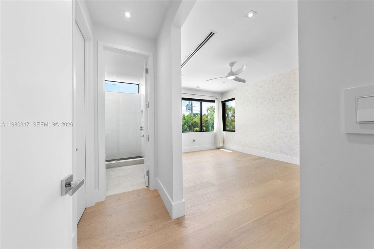 2500 Middle River Dr , Fort Lauderdale, FL 33305 Photo