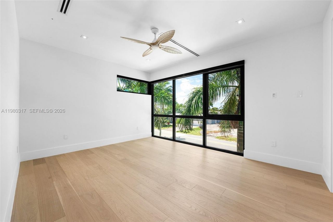 2500 Middle River Dr, Fort Lauderdale, FL 33305 Photo