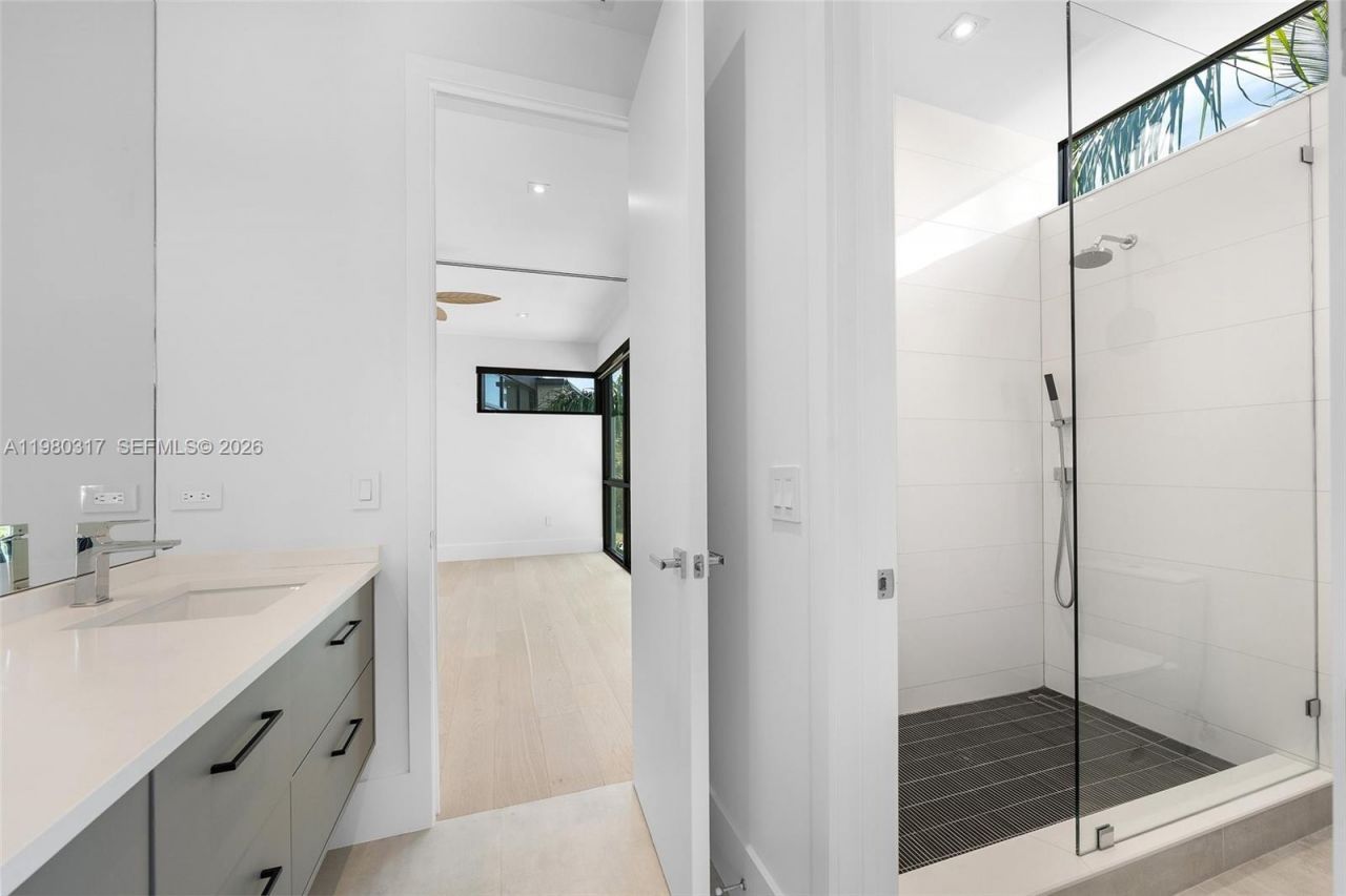 2500 Middle River Dr , Fort Lauderdale, FL 33305 Photo