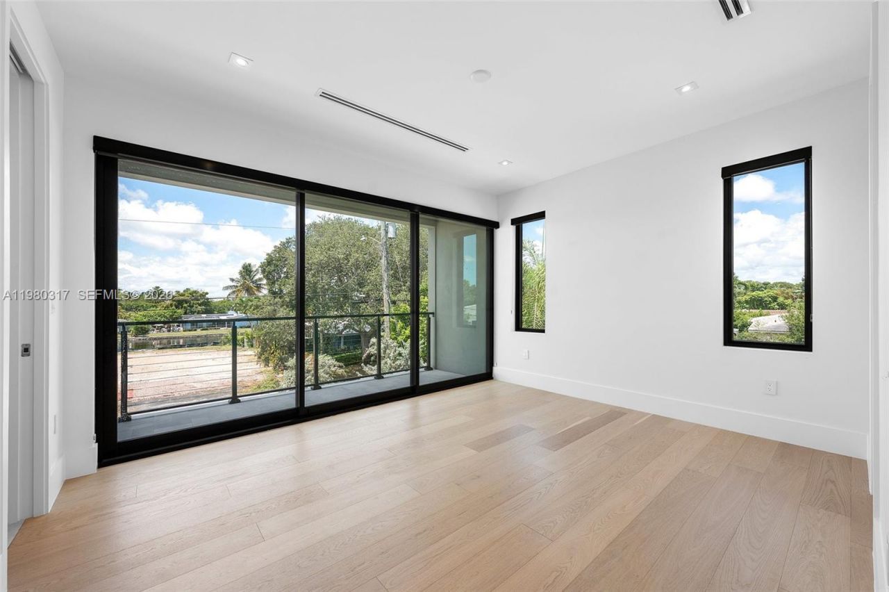 2500 Middle River Dr , Fort Lauderdale, FL 33305 Photo