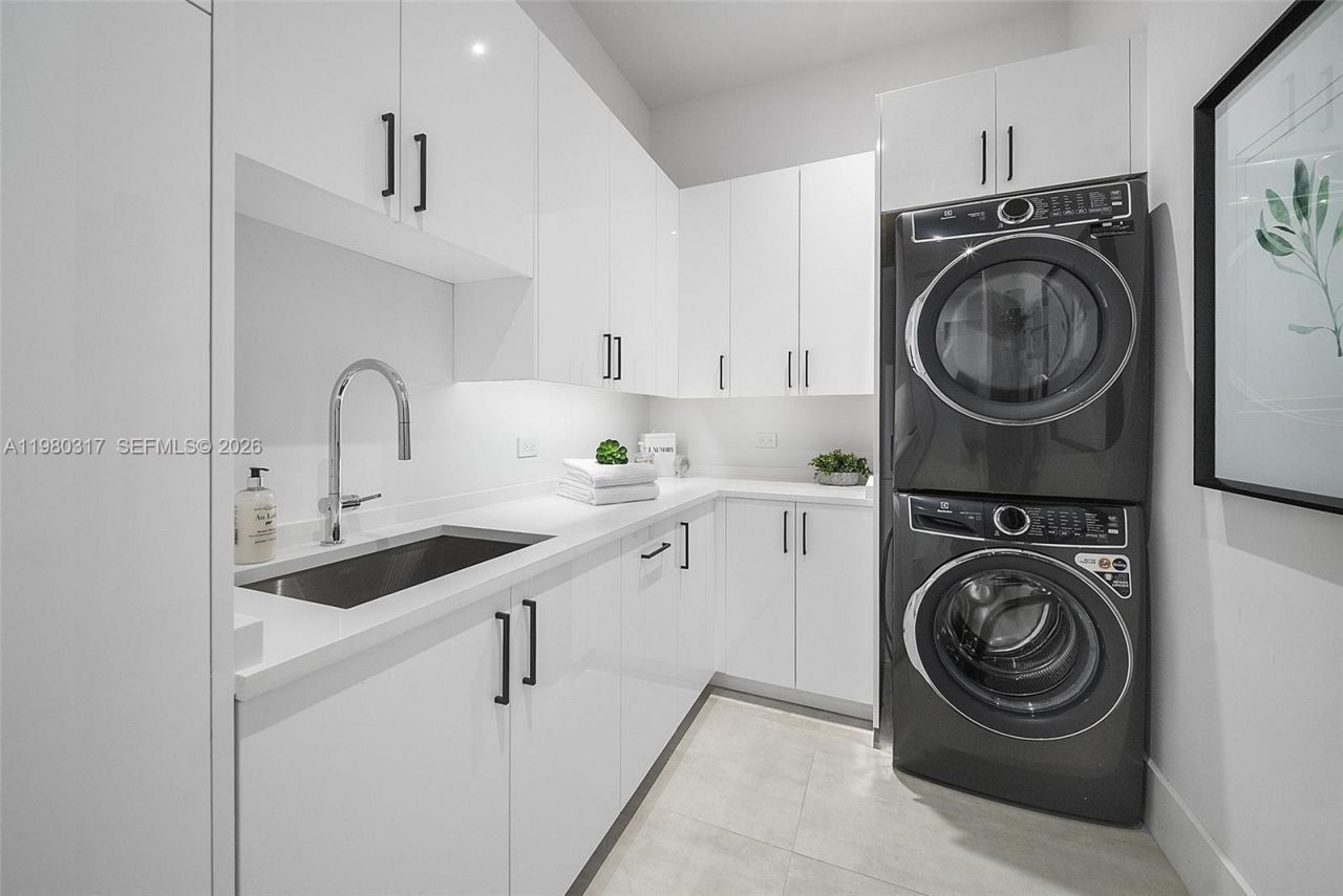 2500 Middle River Dr , Fort Lauderdale, FL 33305 Photo