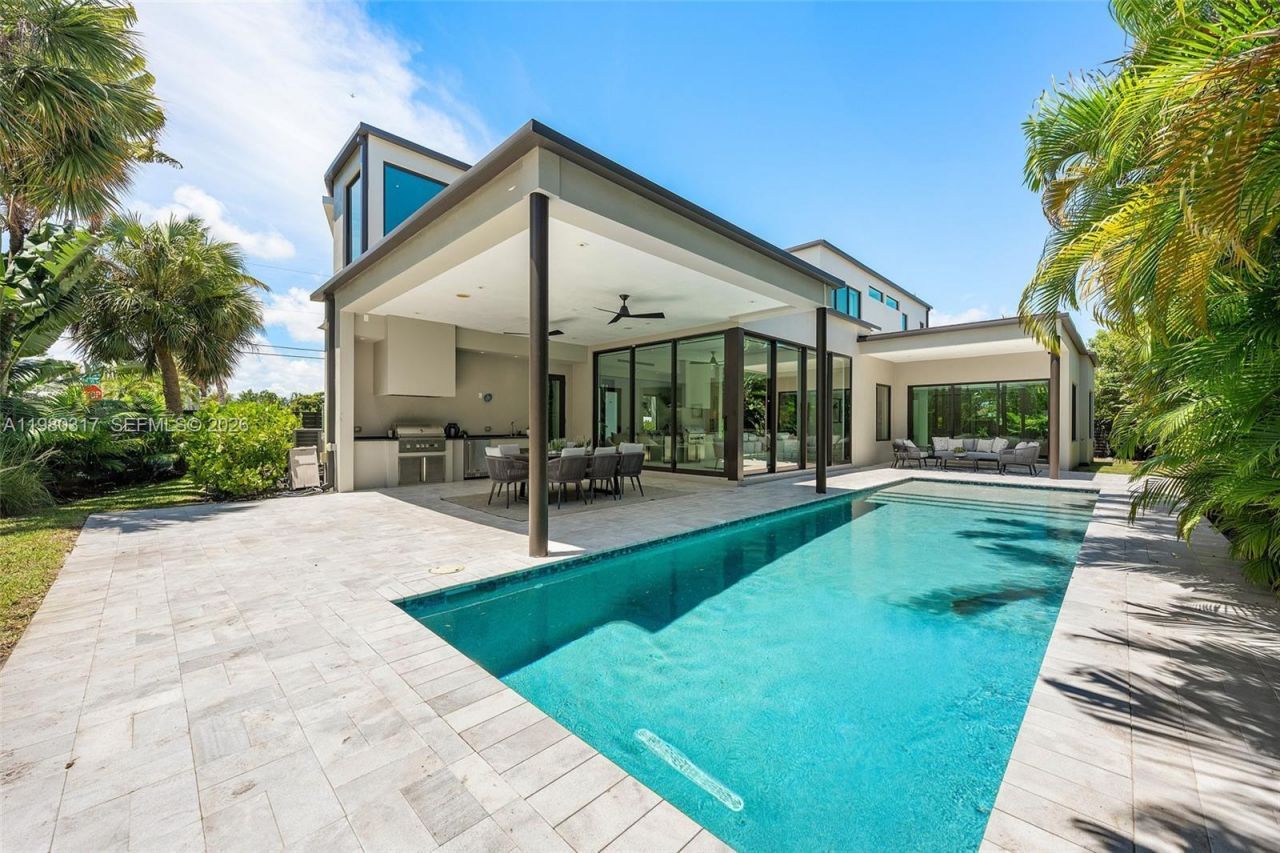 2500 Middle River Dr, Fort Lauderdale, FL 33305 Photo