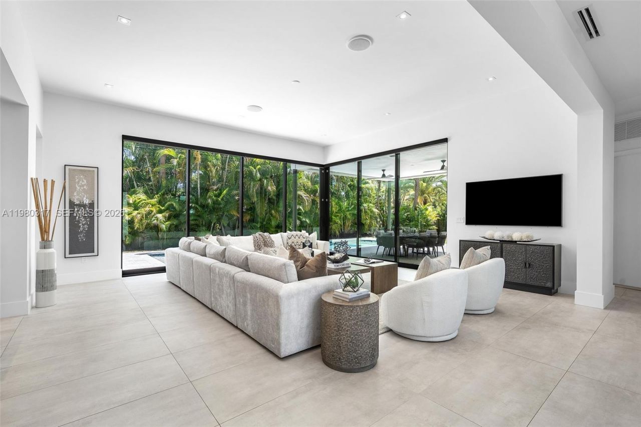 2500 Middle River Dr, Fort Lauderdale, FL 33305 Photo
