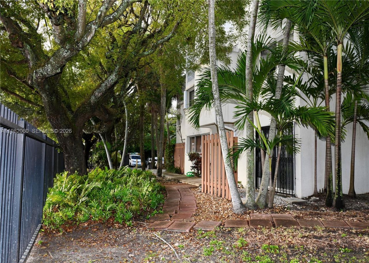 1910 SW 17th Ave , Unit 2, Miami, FL 33145 Photo