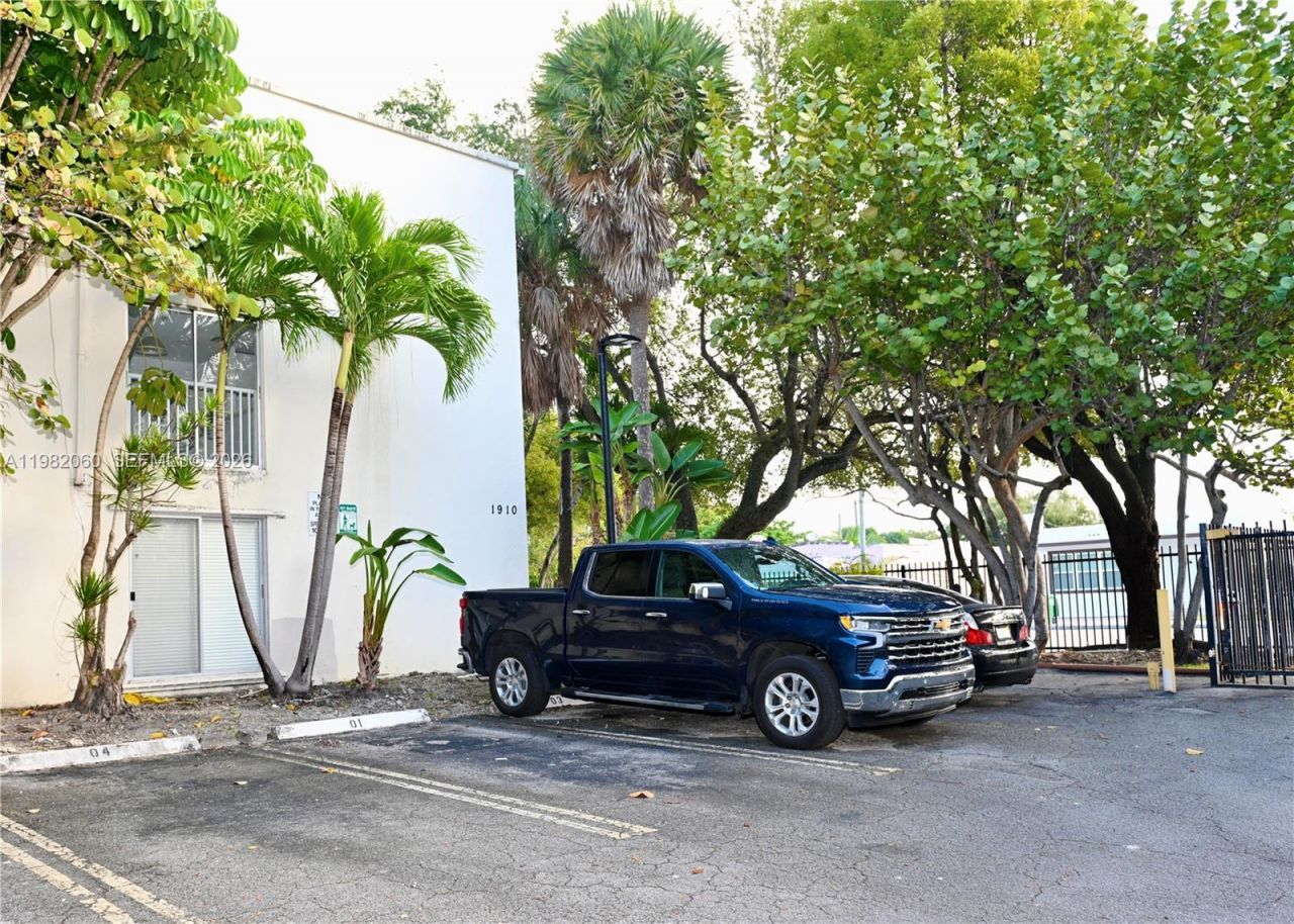 1910 SW 17th Ave , Unit 2, Miami, FL 33145 Photo