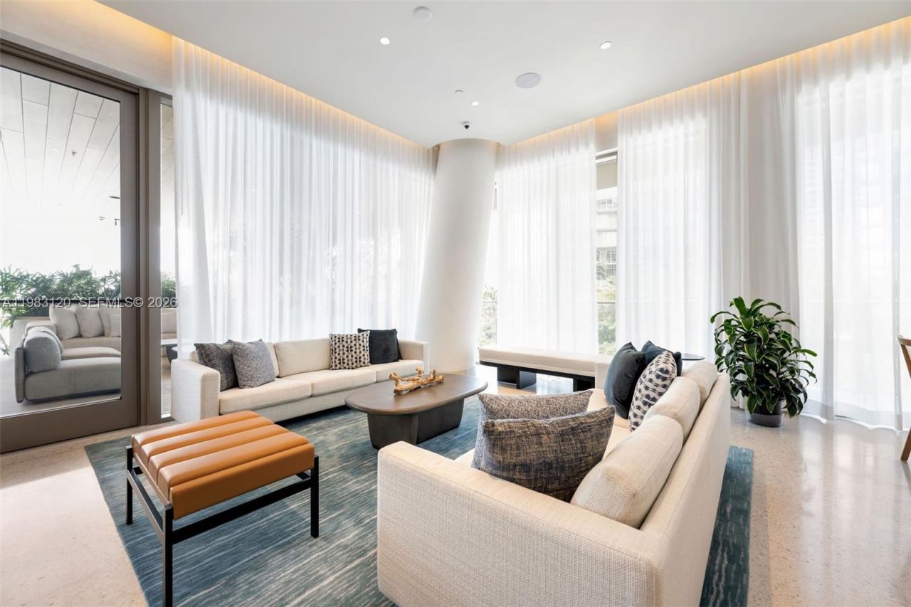 2678 Tigertail Ave, Unit 1705, Miami, FL 33133 Photo