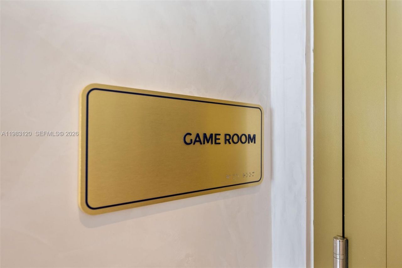 2678 Tigertail Ave, Unit 1705, Miami, FL 33133 Photo