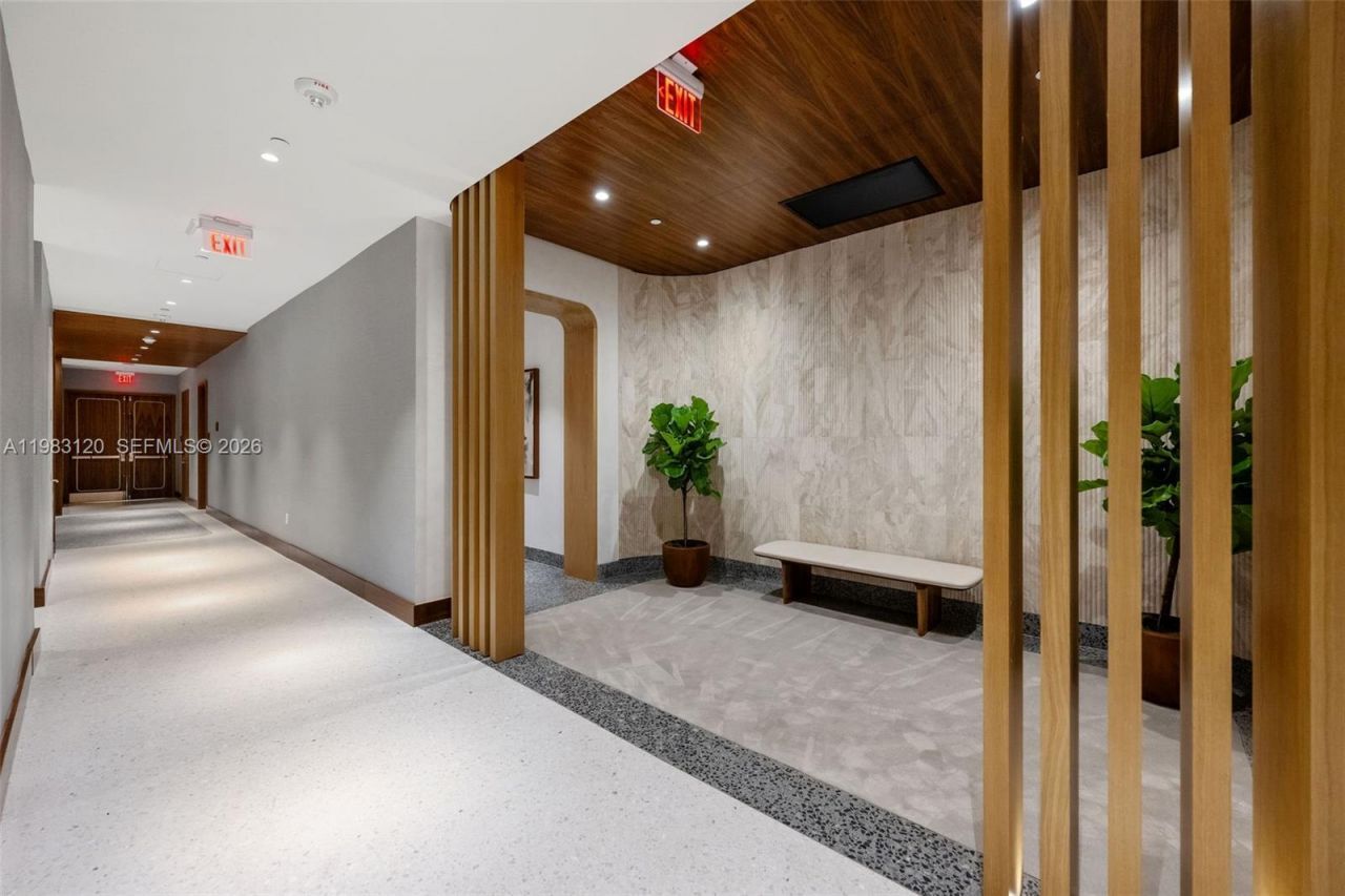 2678 Tigertail Ave, Unit 1705, Miami, FL 33133 Photo