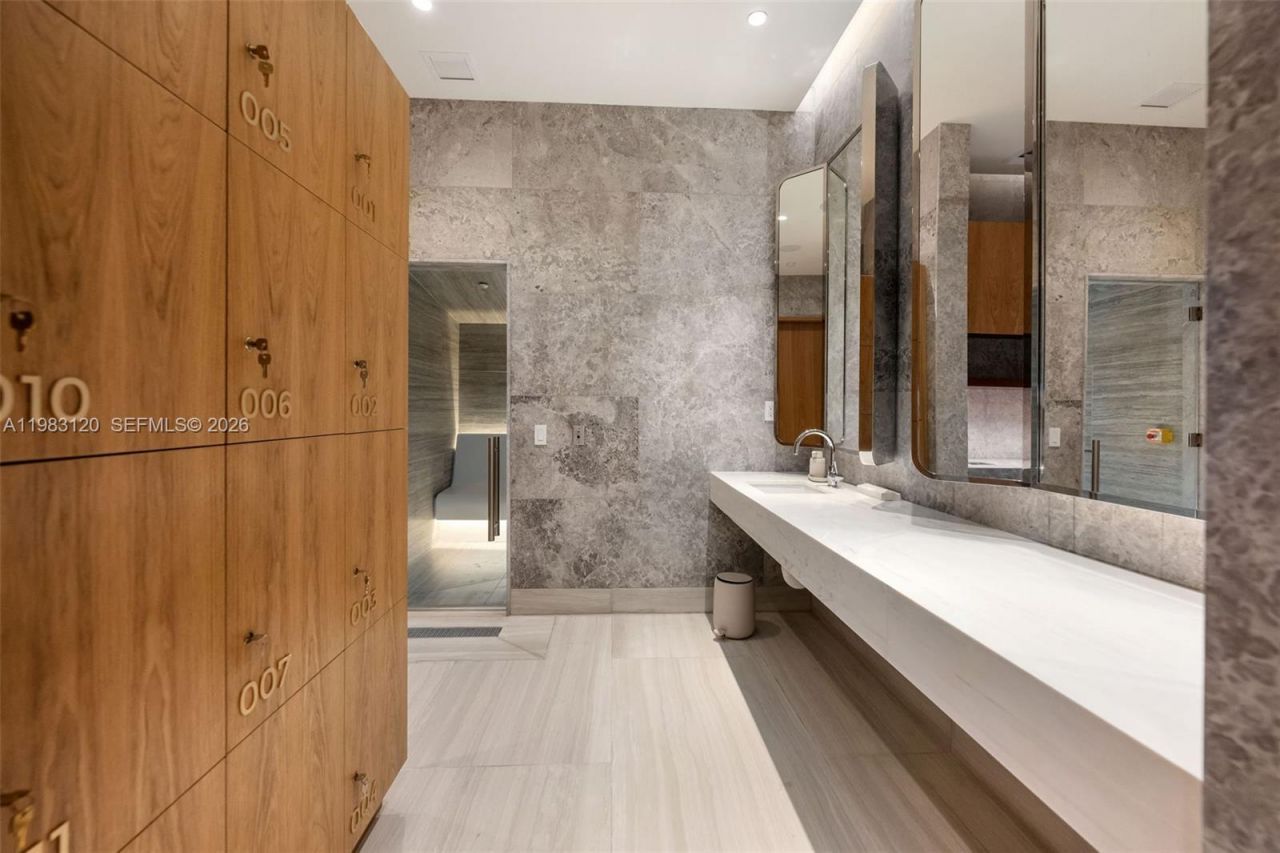 2678 Tigertail Ave, Unit 1705, Miami, FL 33133 Photo