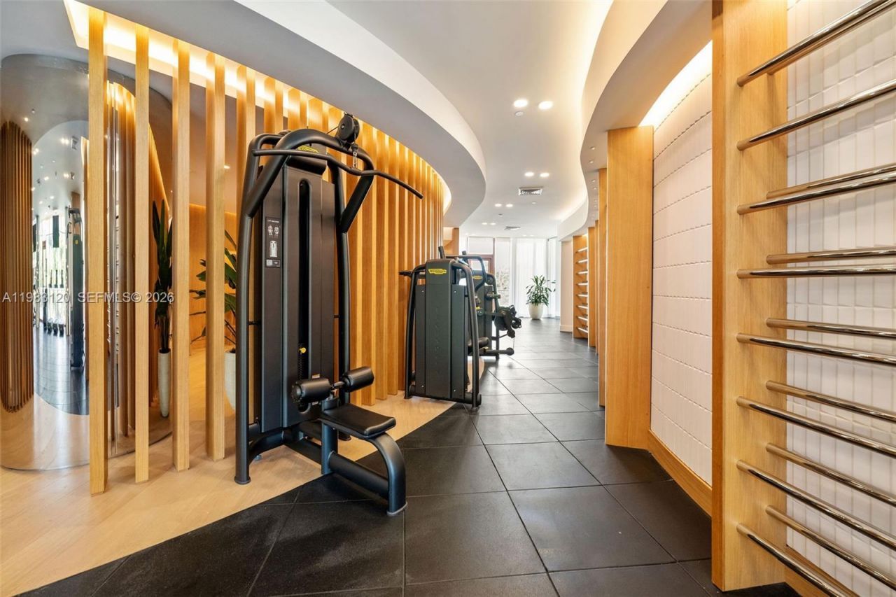 2678 Tigertail Ave, Unit 1705, Miami, FL 33133 Photo