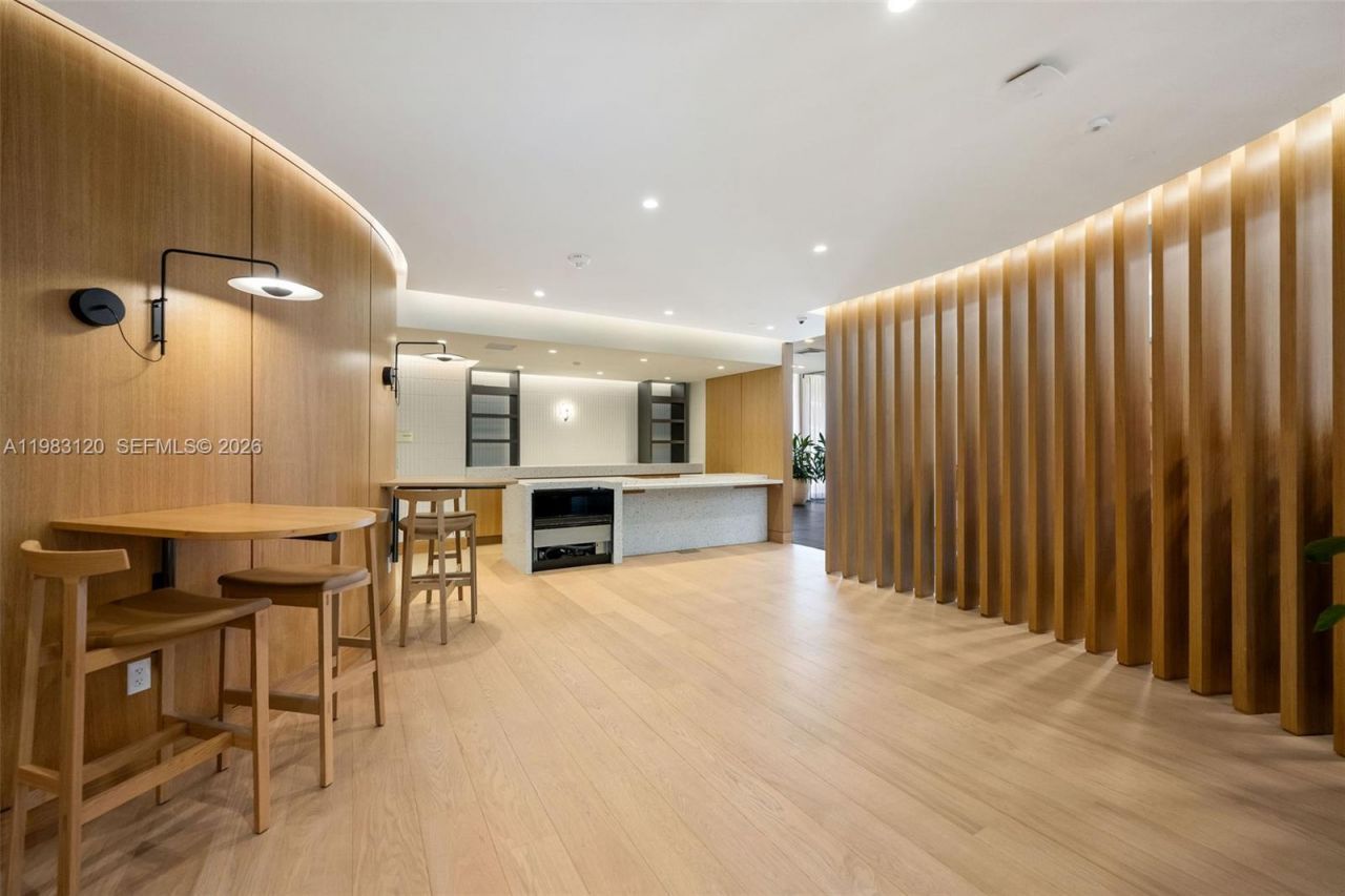 2678 Tigertail Ave, Unit 1705, Miami, FL 33133 Photo