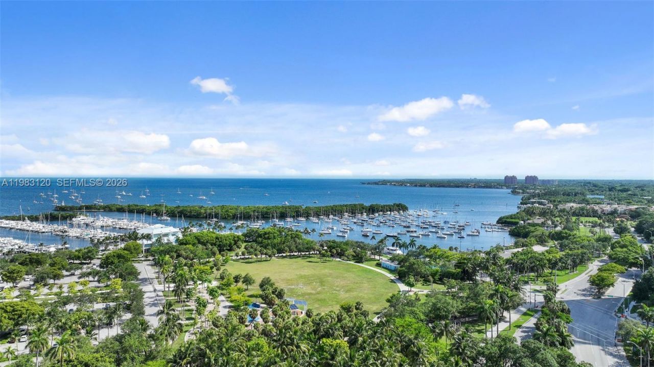 2678 Tigertail Ave, Unit 1705, Miami, FL 33133 Photo