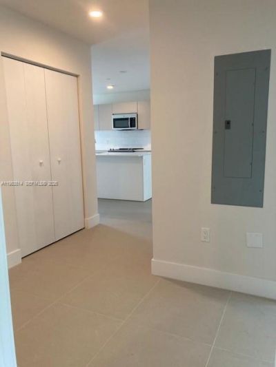 2555 NE 193rd St , Unit 2108, Miami, FL 33180 Photo