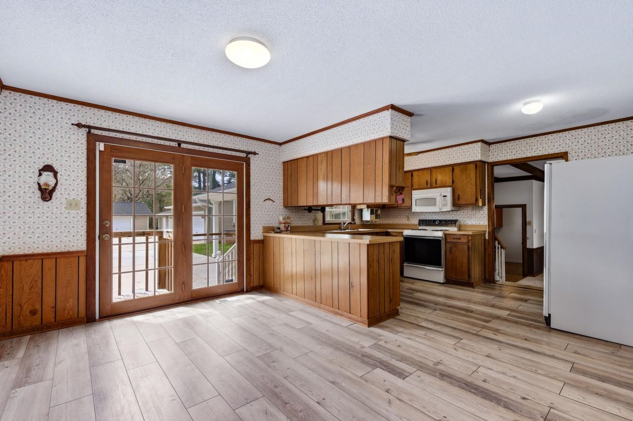 3955 Juniper Bay Rd. Photo 7