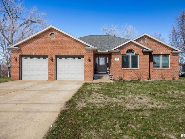 925 EDGEWATER Drive, North Pekin, IL 61554