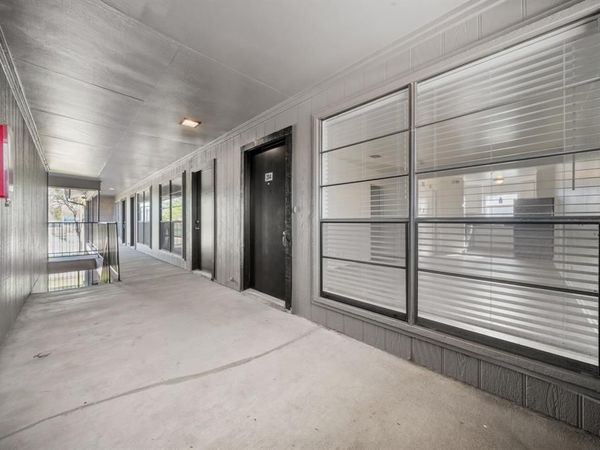 320 E 4th Street, Unit 204, Arlington, TX 76010