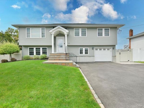 62 S Bay Avenue , Massapequa, NY 11758