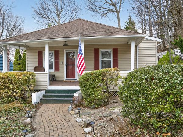 15 Dune Court, Northport, NY 11768