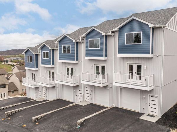 110 Chestnut Grove, Morgantown, WV 26505