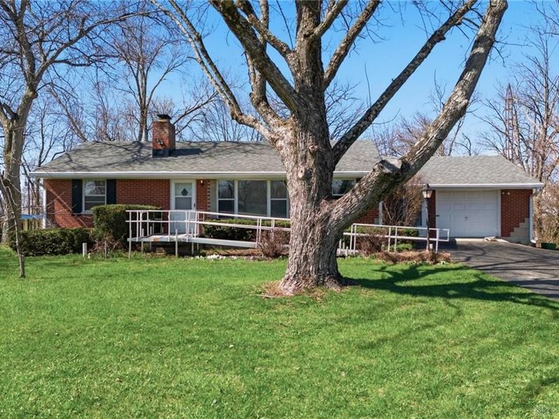 241 Grand Vista Drive, Beavercreek, OH 45440 Photo 2