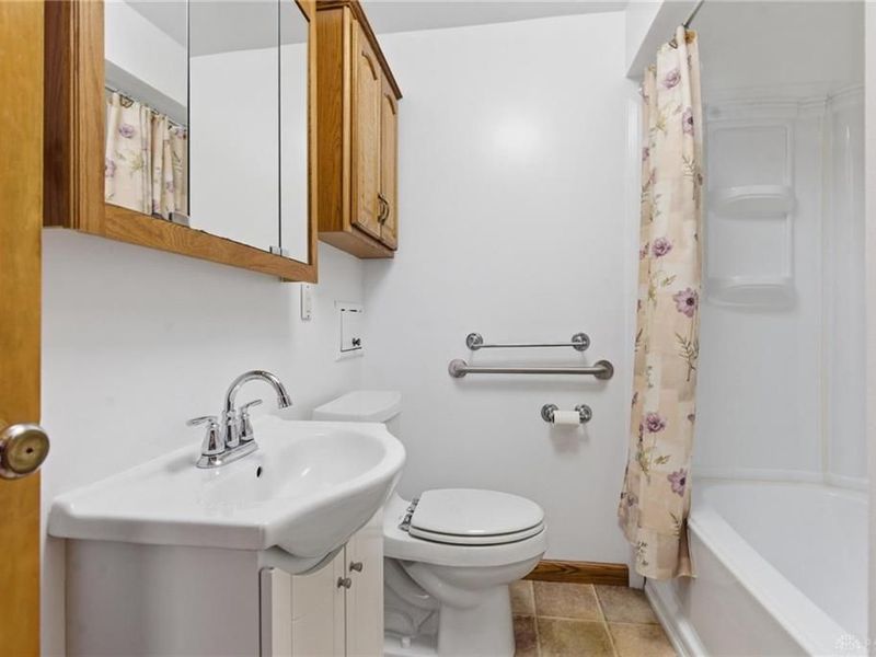 241 Grand Vista Drive, Beavercreek, OH 45440 Photo 22