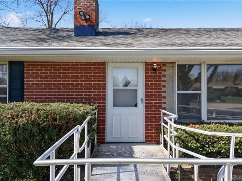 241 Grand Vista Drive, Beavercreek, OH 45440 Photo 5