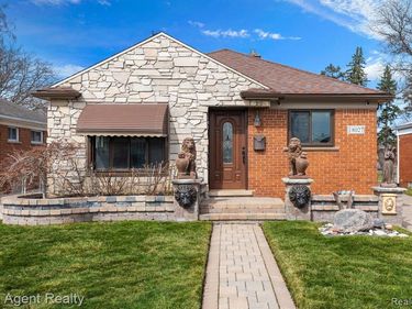 18027 Curtain Avenue , Eastpointe, MI 48021