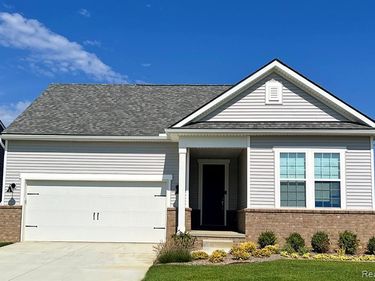 5326 Paisley Circle, Milford Twp, MI 48381