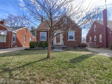 22852 Oakwood Avenue , Eastpointe, MI 48021