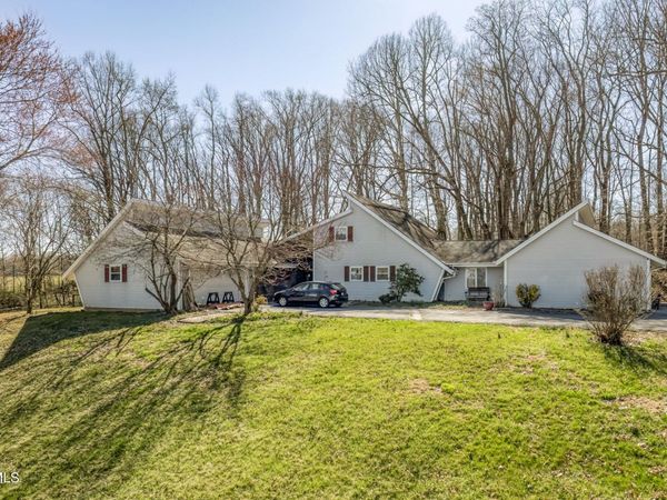 16 Chaucer Court, Gray, TN 37615