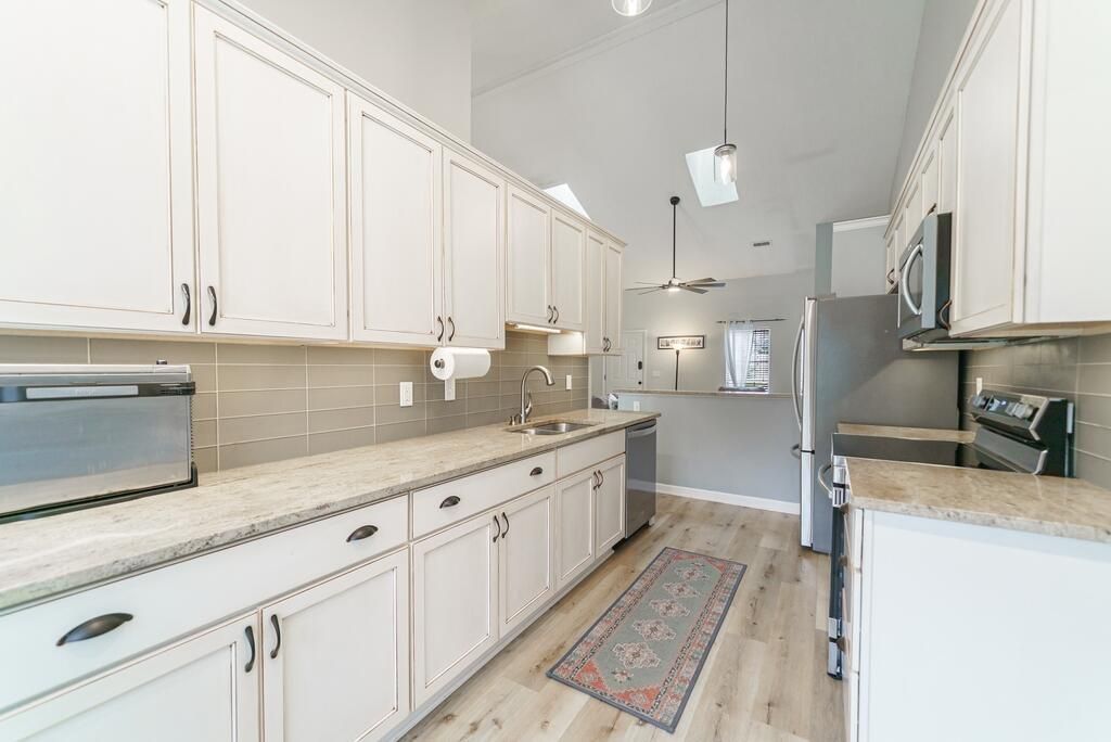 1680 Babington Way Photo 6