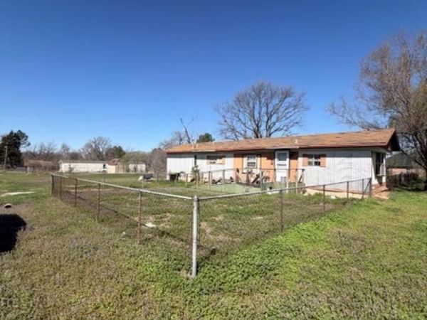510 E Willow , Holdenville, OK 74848