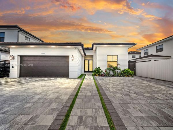 14478 SW 21st St , Miami, FL 33175