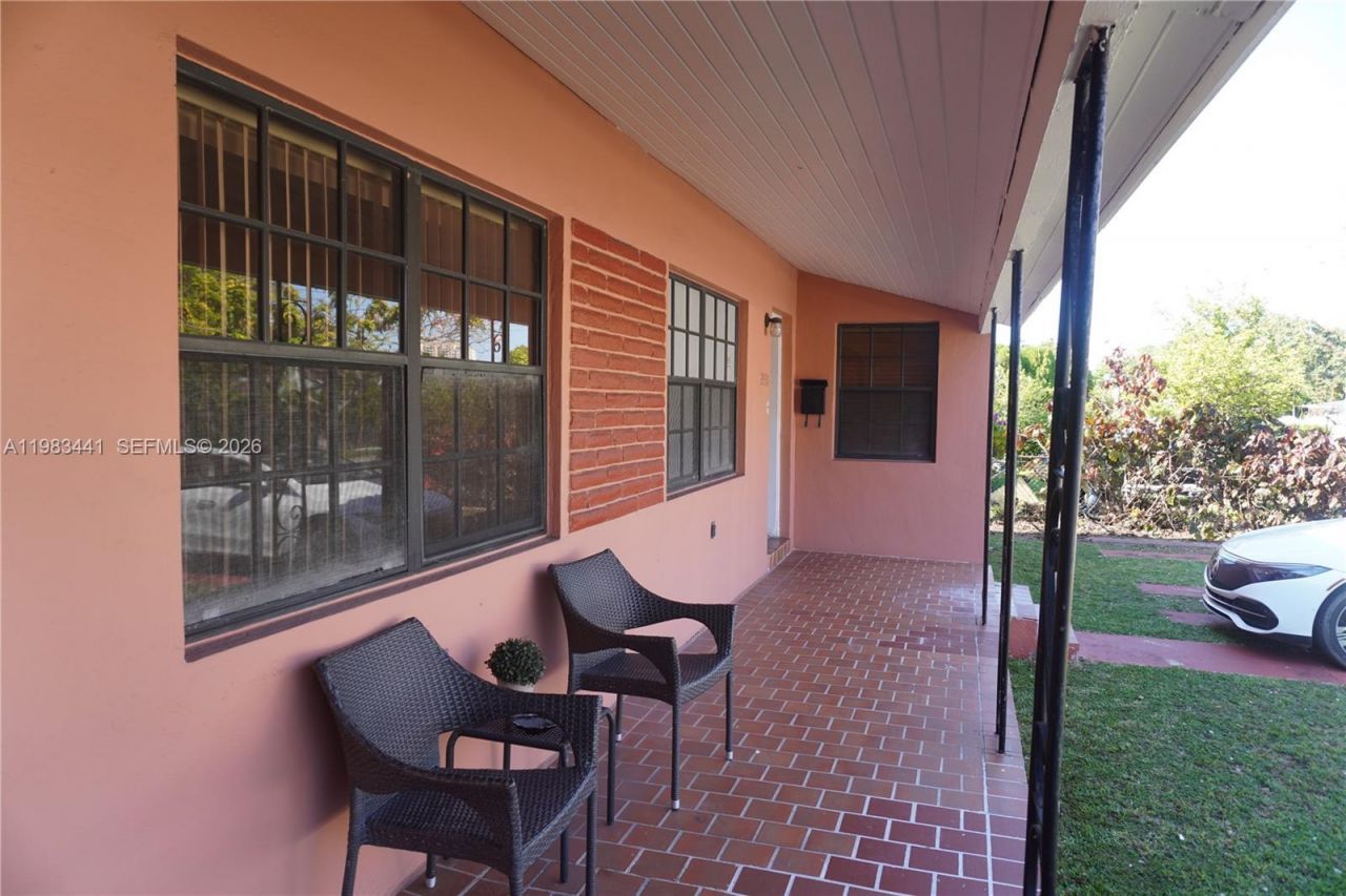 2660 SW 36th Ave, Miami, FL 33133 Photo