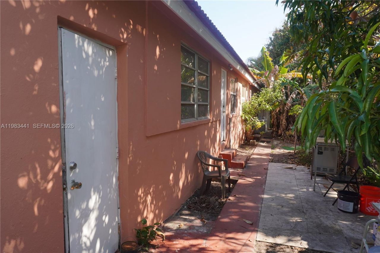 2660 SW 36th Ave, Miami, FL 33133 Photo