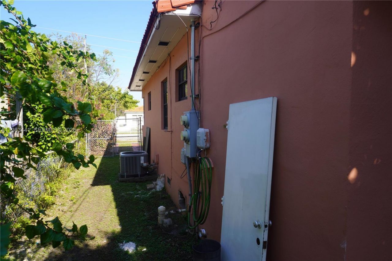 2660 SW 36th Ave, Miami, FL 33133 Photo