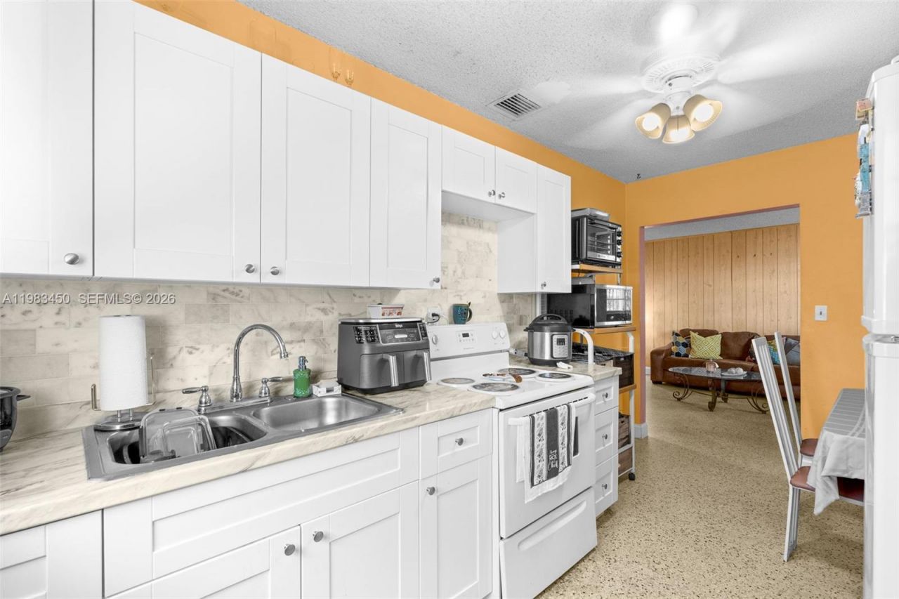 20 W 37th St, Hialeah, FL 33012 Photo