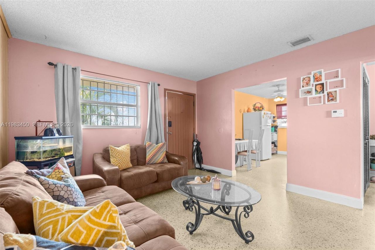 20 W 37th St, Hialeah, FL 33012 Photo