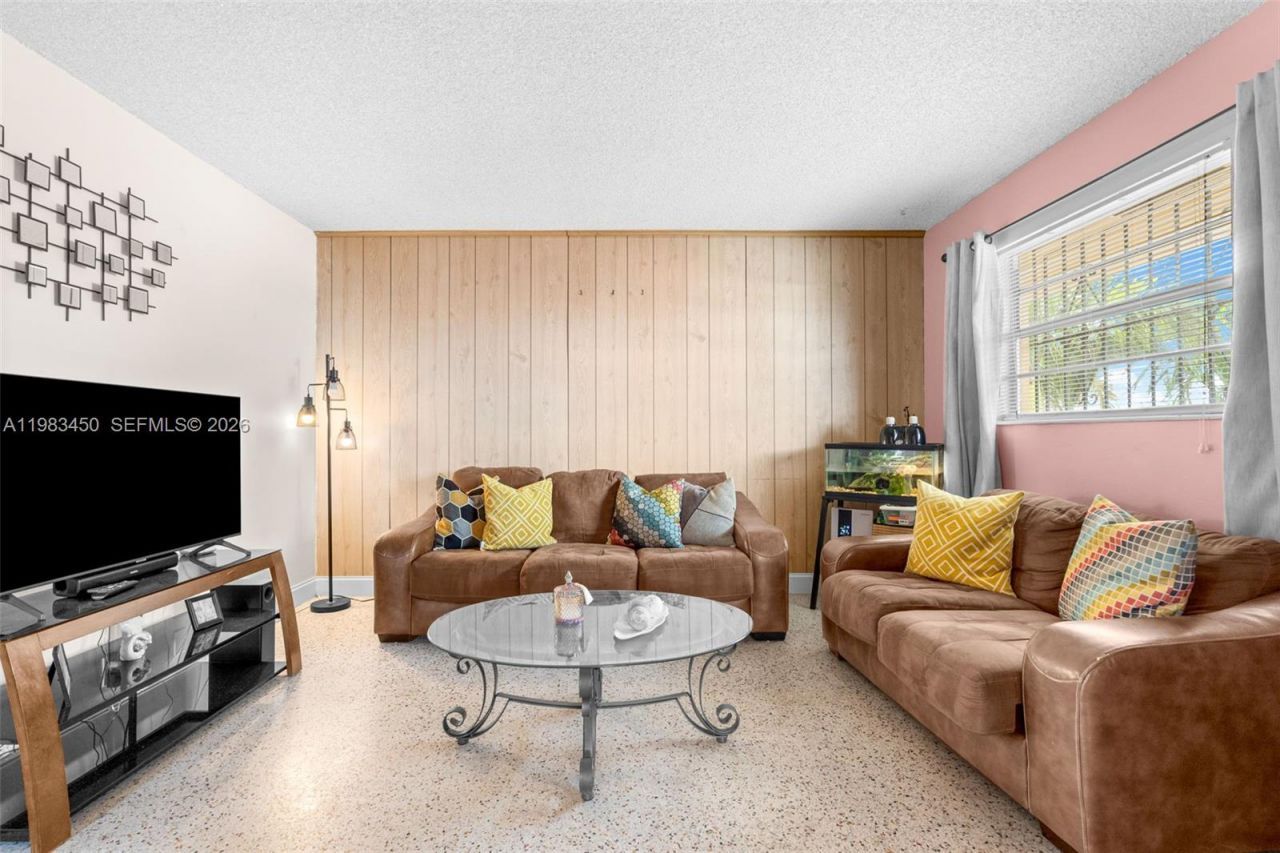 20 W 37th St, Hialeah, FL 33012 Photo