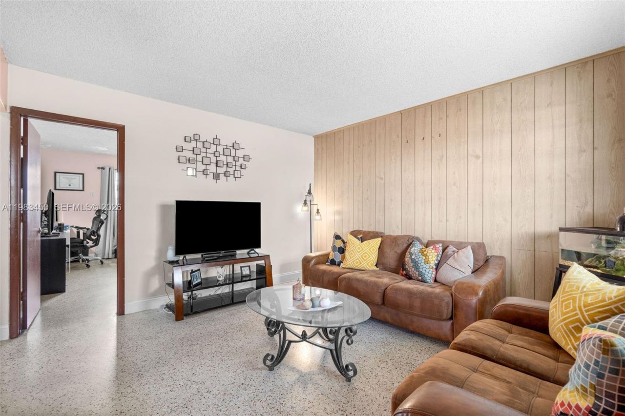 20 W 37th St, Hialeah, FL 33012 Photo