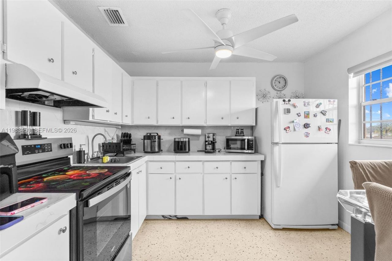 20 W 37th St, Hialeah, FL 33012 Photo