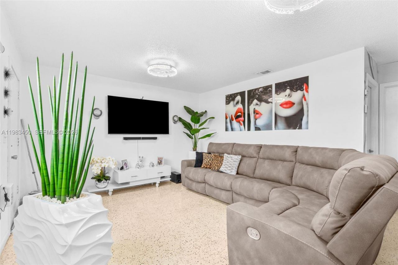 20 W 37th St, Hialeah, FL 33012 Photo