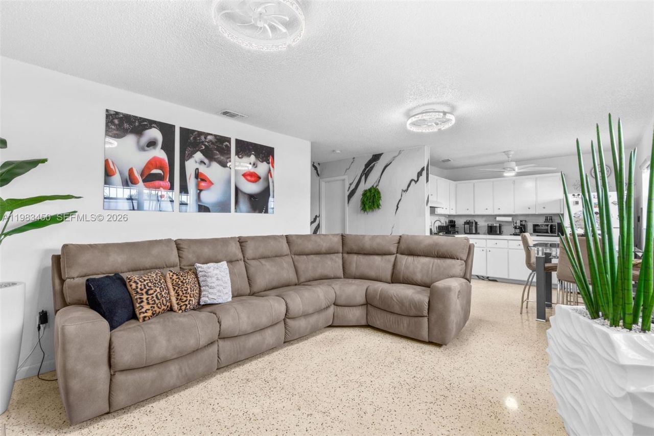 20 W 37th St, Hialeah, FL 33012 Photo