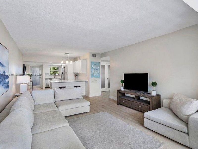 40 Isle Of Venice Dr, Unit 6, Fort Lauderdale, FL 33301 Photo