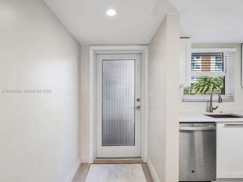 40 Isle Of Venice Dr, Unit 6, Fort Lauderdale, FL 33301 Photo