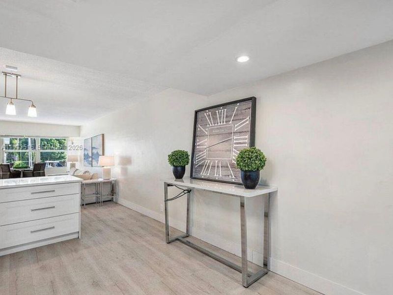40 Isle Of Venice Dr, Unit 6, Fort Lauderdale, FL 33301 Photo